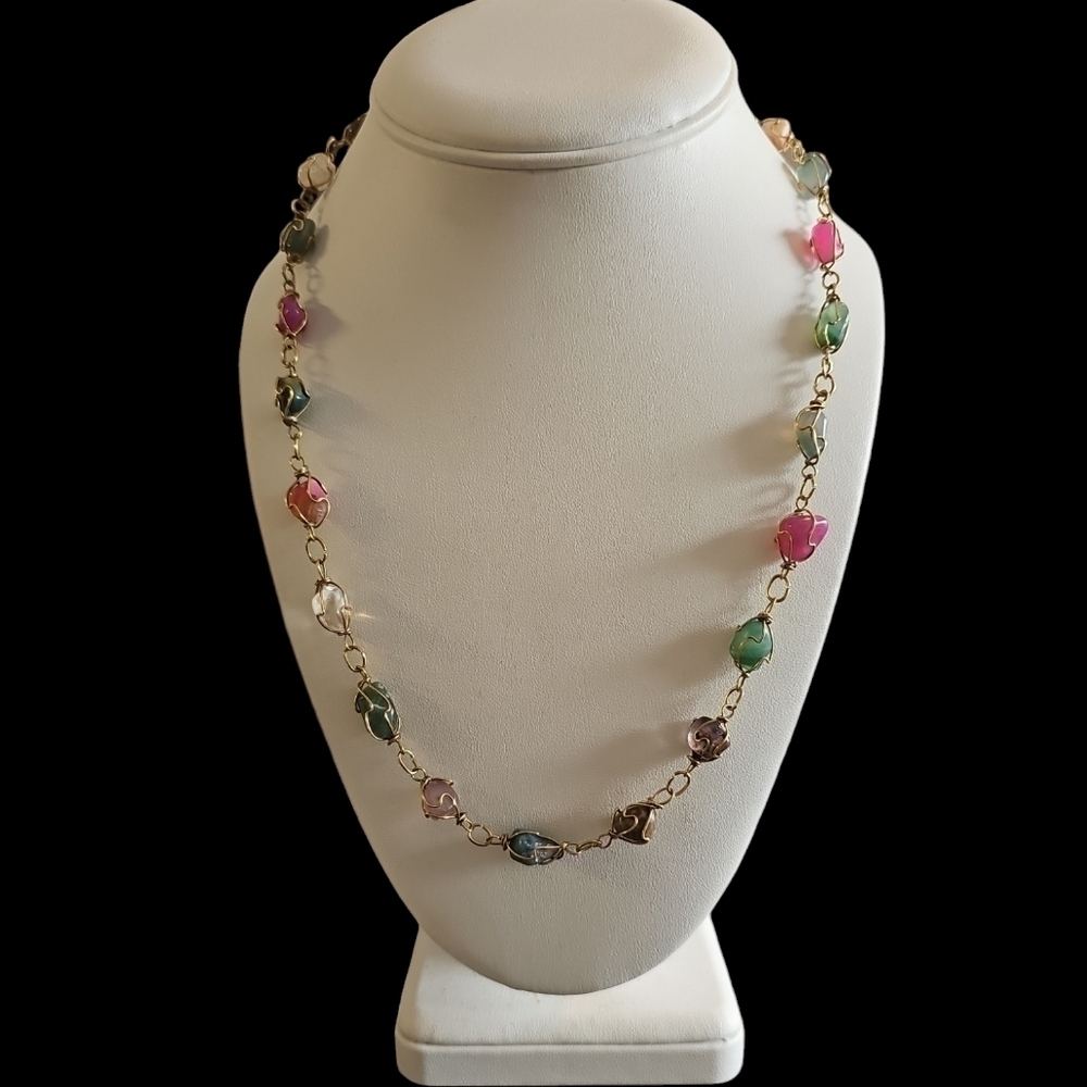21” semi pecious gemstones in goldtone wire - Picture 2 of 5